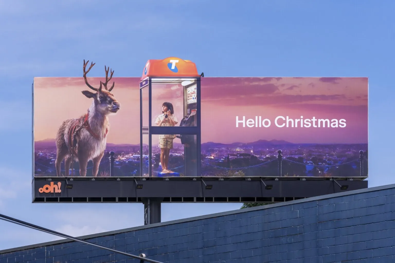 Classic billboard special build with 2D extension featuring Telstra creative