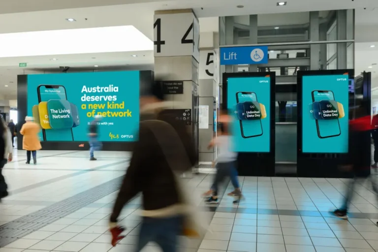 Melbourne train station rail digital billboards and advertising screens