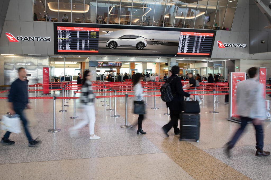 oohmedia formats airport fly internal digital largeformat longreach mel