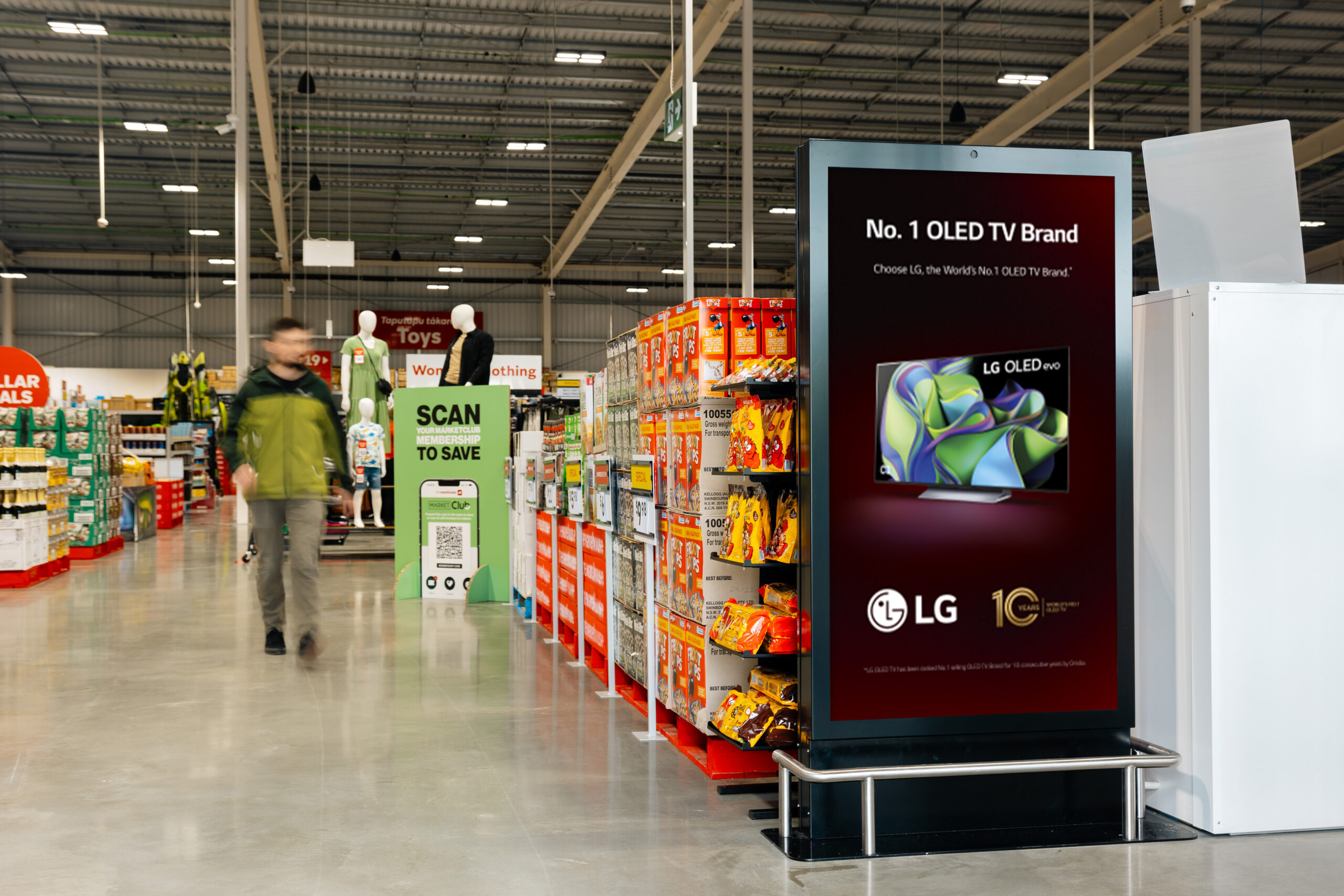 In-store retail media screen