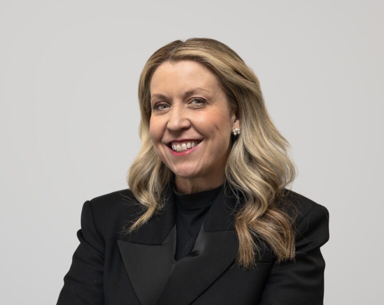 Headshot of Krista Walton